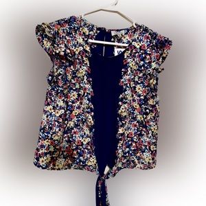 Twine & String size Medium floral blouse. Gently used. No pets, no smoking.